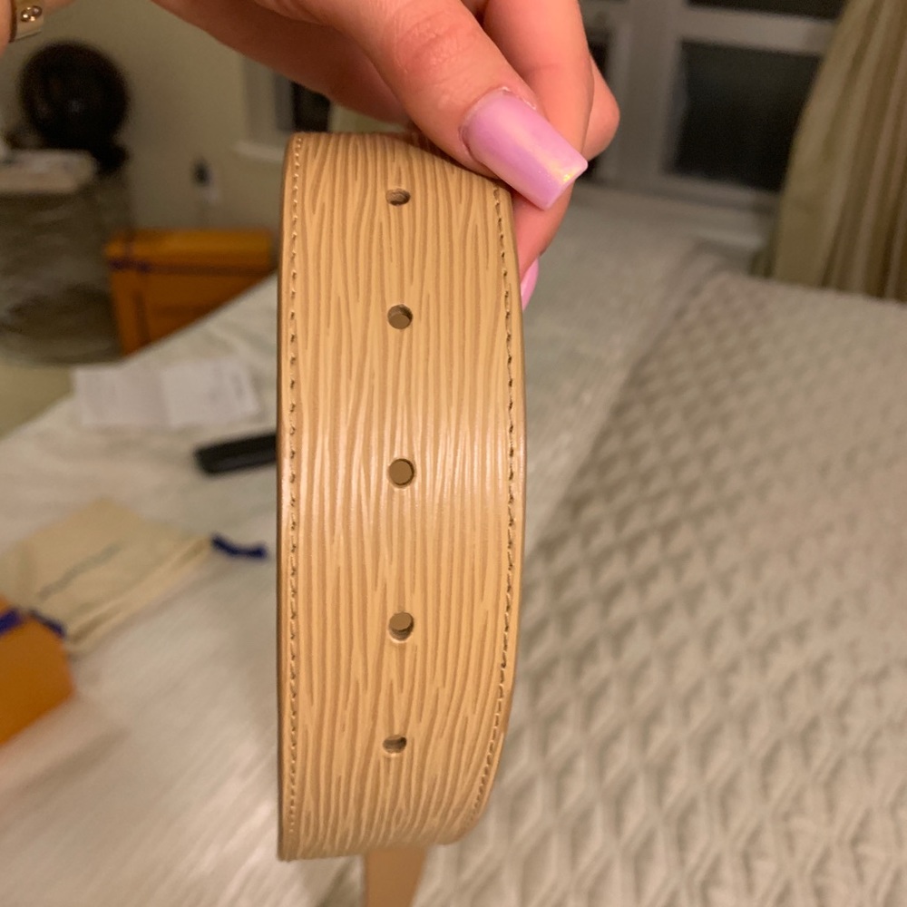 AUTHENTIC Louis Vuitton Belt. Only worn once - Picture 2 of 6